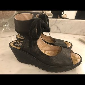 COPY - Fly London Yaffa sandal